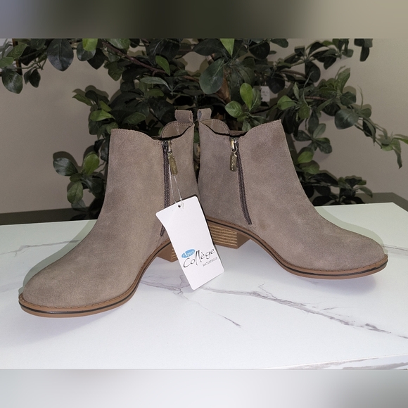 aqua college Shoes - ❤️REDUCED PRICE❤️Aqua College Waterproof Ankle Boots NWT
